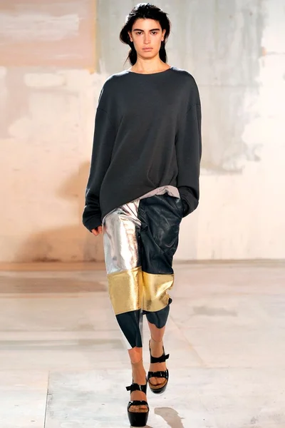 Look 4